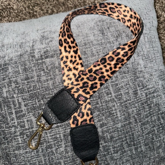 Leopard Print Mini Strap - Picture 1 of 2